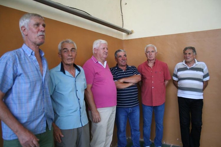 Волейболистите от Искра отбелязаха 40-годишнината на първата си титла и 80-ия рожден ден на треньора Ангел Чавдаров