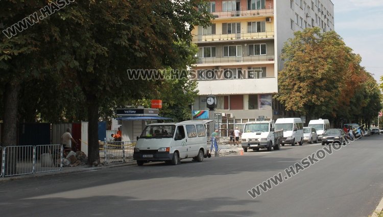 Оформиха пешеходна пътека срещу сградата на Община Димитровград