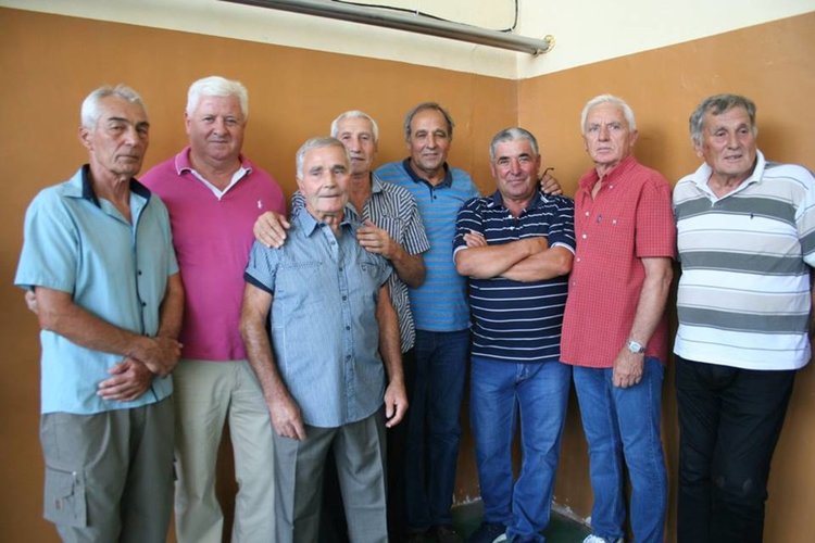 Волейболистите от Искра отбелязаха 40-годишнината на първата си титла и 80-ия рожден ден на треньора Ангел Чавдаров