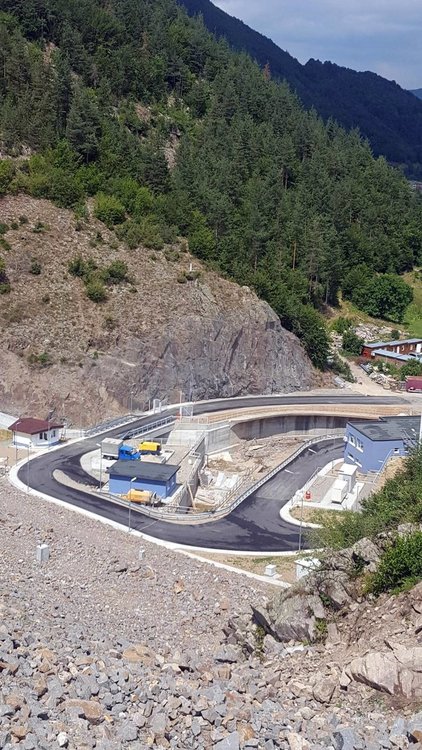 Изливат над 2.5 млн куб метра вода в новия яз."Пловдивци",  спират безводието на две общини
