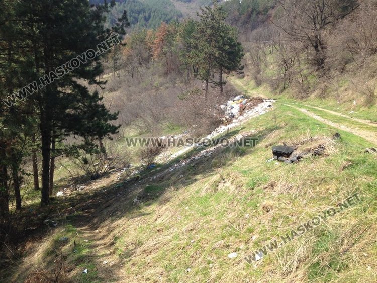 Двойно е нарастнало количеството смет в Кърджали в последните месеци,околностите на града тънат в боклуци