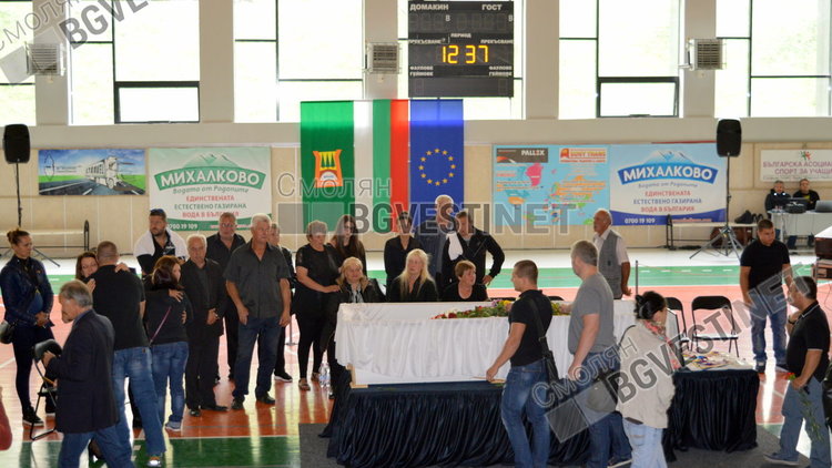 Изпратихме големия Величко Чолаков. Почивай в мир, Шампионе! 