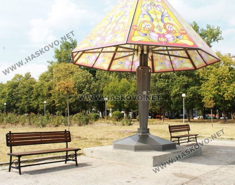 След множество повреди Голямата пейка- поправена за празника на града