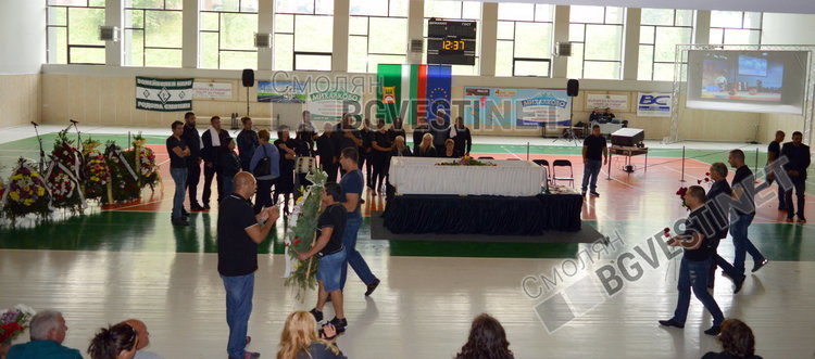 Изпратихме големия Величко Чолаков. Почивай в мир, Шампионе! 