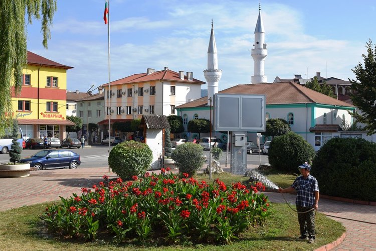 Ардино – чист и цветен и в средата на лятото