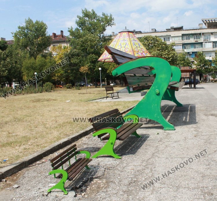 След множество повреди Голямата пейка- поправена за празника на града