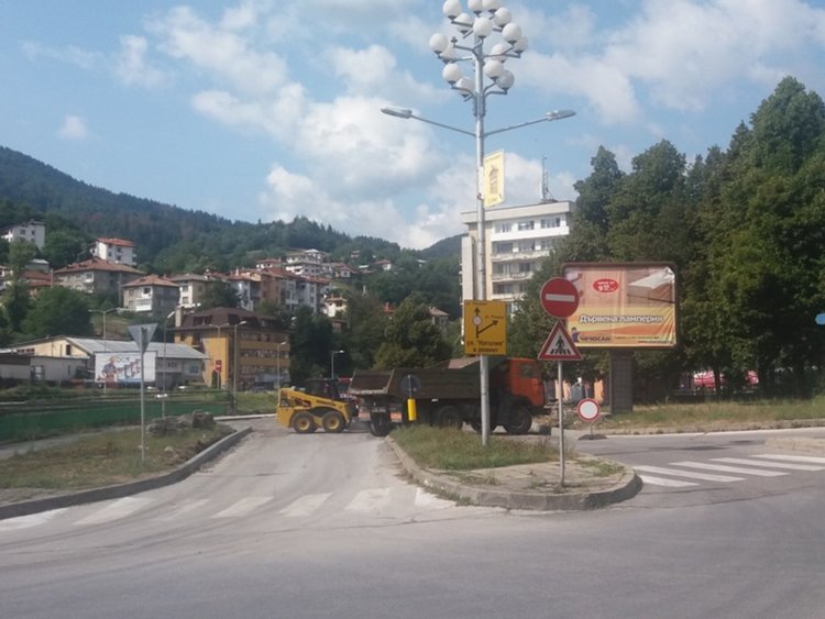 Общината се моли, гражданите си п(а)суват. Защо в Смолян няма ред?