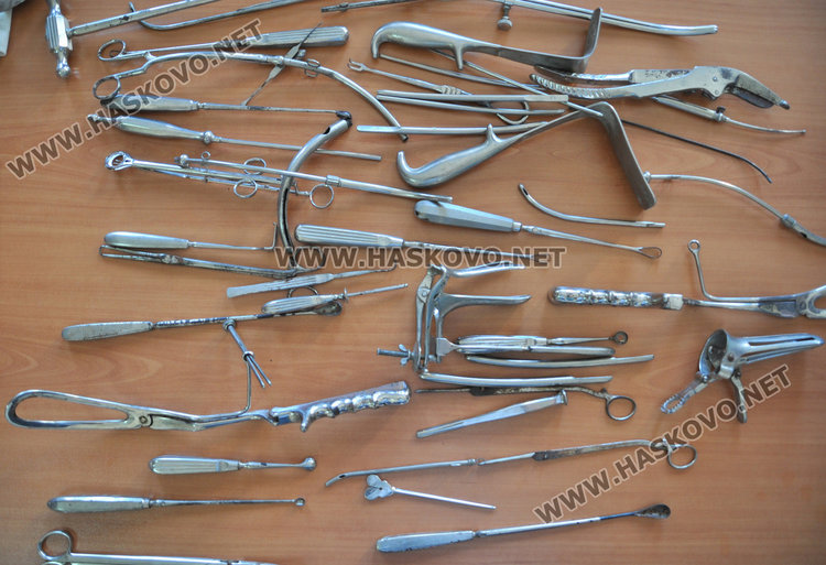 Александър Милушев дари на Музея медицинските инструменти на дядо си, основател на Военна болница