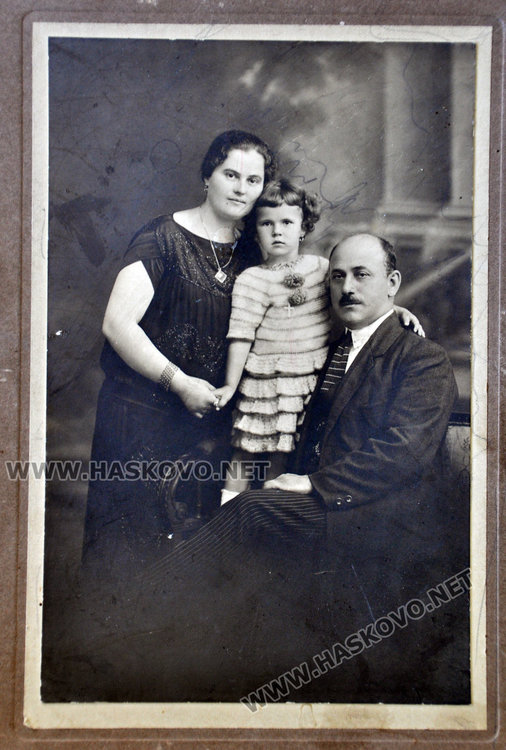 Александър Милушев дари на Музея медицинските инструменти на дядо си, основател на Военна болница