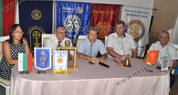 Ротарианци ще пречистват питейната вода в училищата в Хасково