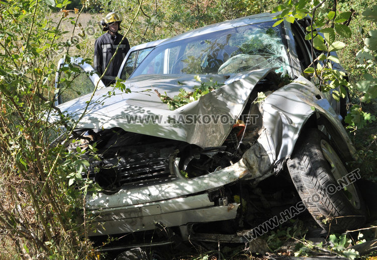 Бременна шофьорка излетя с Голф от пътя