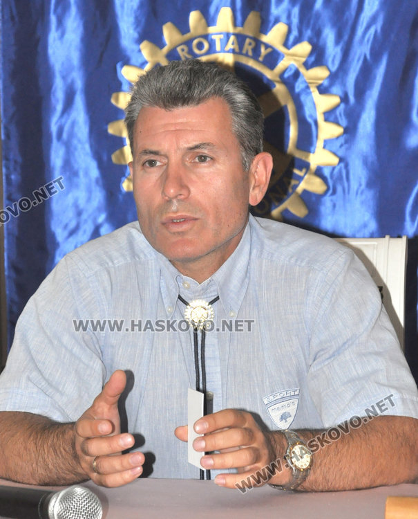 Дистрикт гуверньорът на Ротари България доц. Емил Коцев