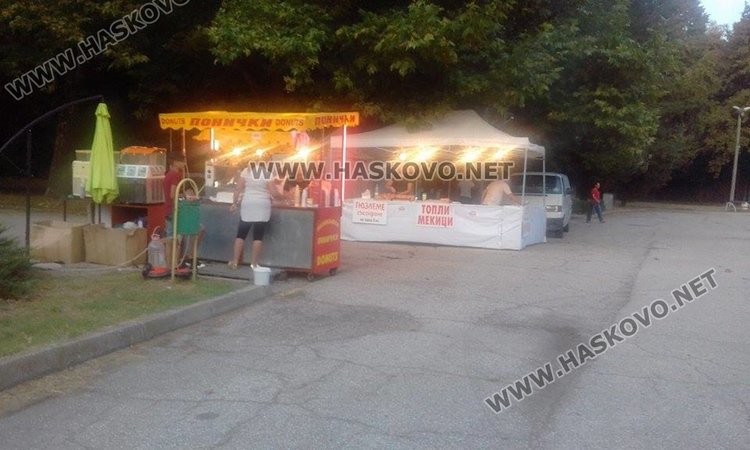 Царевица, мекици, понички се предлагат вече на панаира