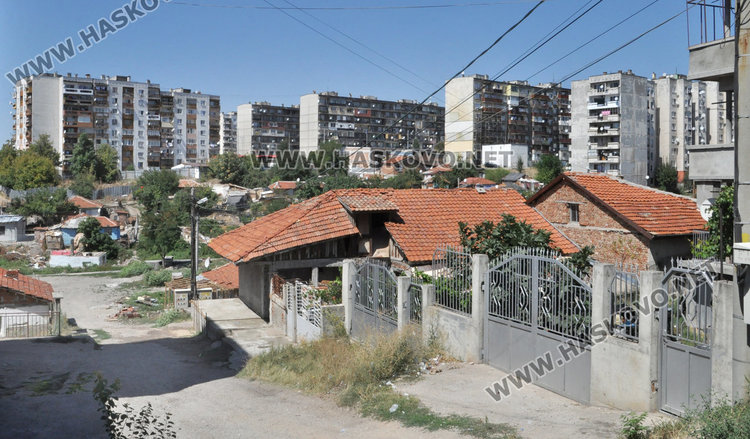 Хасковлии от ул. “Никопол”: При дъжд газим кал, при пек дишаме прахоляк