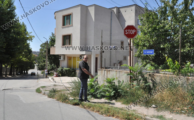 Хасковлии от ул. “Никопол”: При дъжд газим кал, при пек дишаме прахоляк
