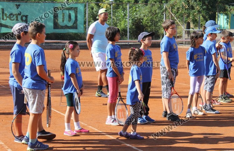 Тенис звезди проведоха открит урок за деца в Димитровград