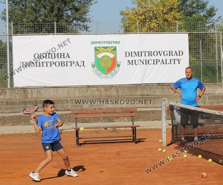Тенис звезди проведоха открит урок за деца в Димитровград