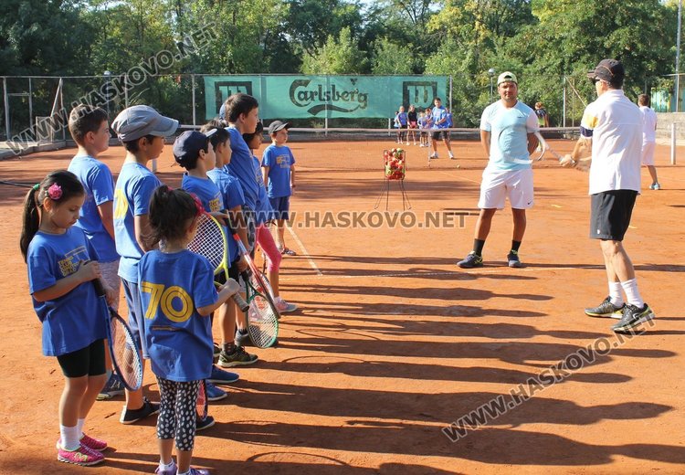 Тенис звезди проведоха открит урок за деца в Димитровград