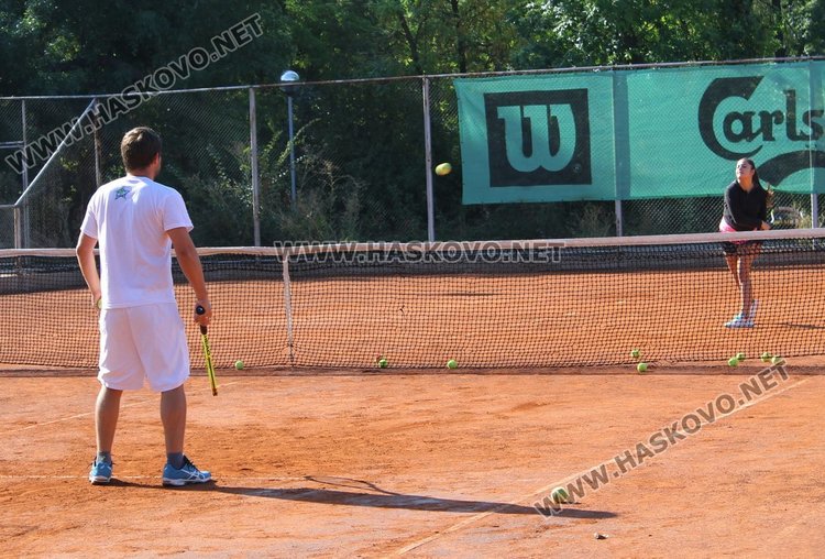 Тенис звезди проведоха открит урок за деца в Димитровград