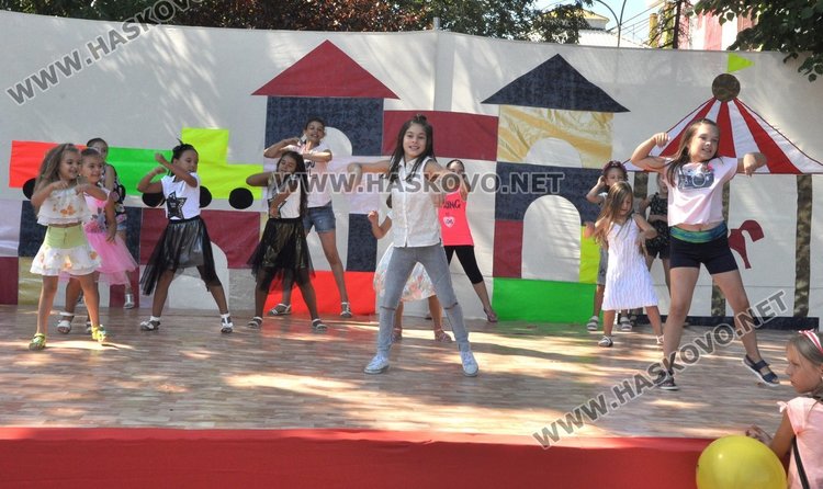 Детски панаир привлече десетки деца и родители в Димитровград