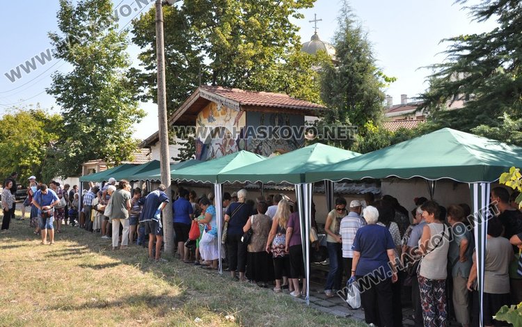 Раздадоха курбан за благоденствие на димитровградчани