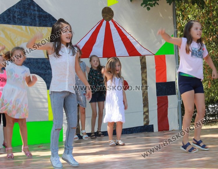 Детски панаир привлече десетки деца и родители в Димитровград