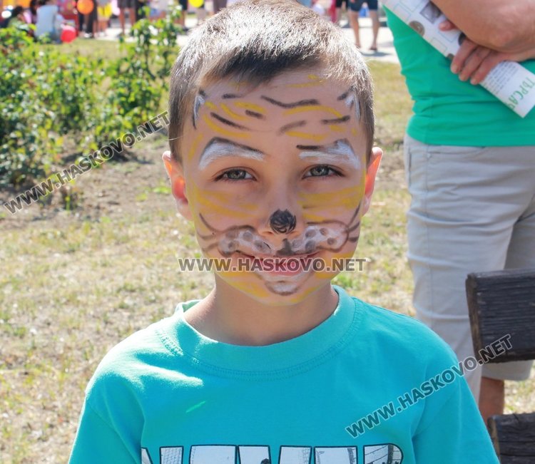 Детски панаир привлече десетки деца и родители в Димитровград