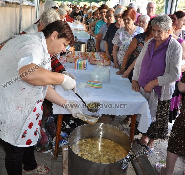Раздадоха курбан за благоденствие на димитровградчани