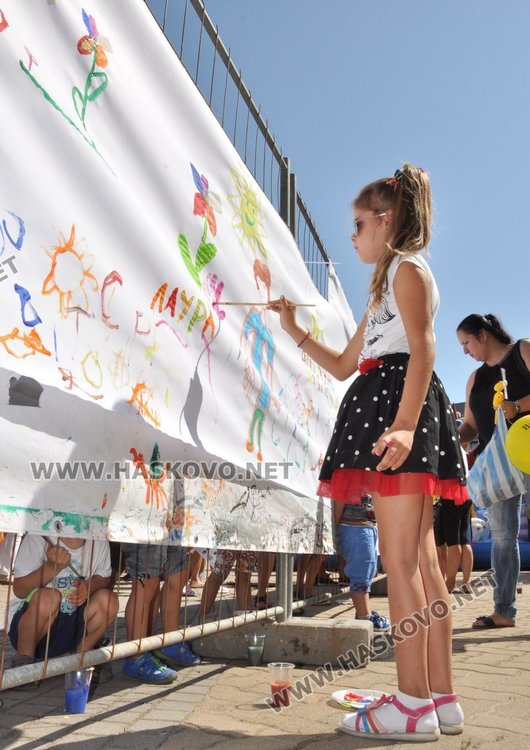 Детски панаир привлече десетки деца и родители в Димитровград