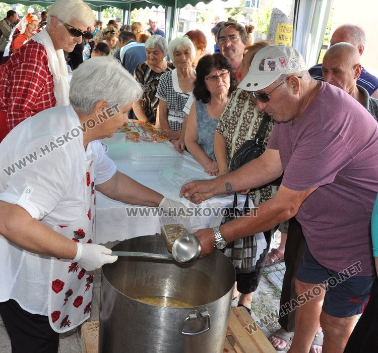 Раздадоха курбан за благоденствие на димитровградчани