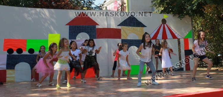 Детски панаир привлече десетки деца и родители в Димитровград