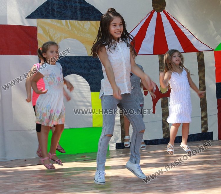 Детски панаир привлече десетки деца и родители в Димитровград