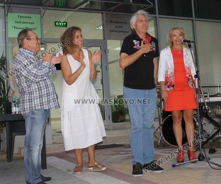 Препълниха Лятната читалня за срещата с актьорите от "Оркестър без име"