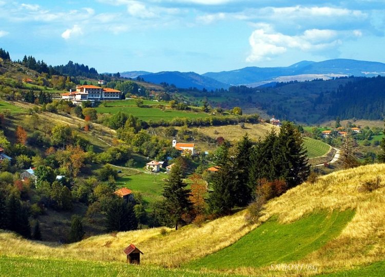 Слънчев понеделник, след него градусите рязко падат