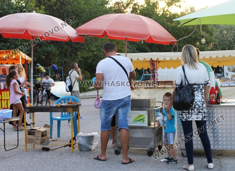 След пенсионерските клубове и читалищата изнасят концерт в парк "Марица" 