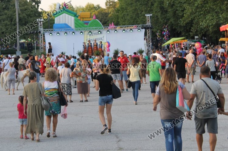 След пенсионерските клубове и читалищата изнасят концерт в парк "Марица" 