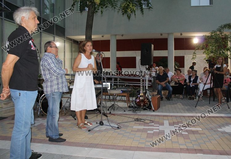 Препълниха Лятната читалня за срещата с актьорите от "Оркестър без име"