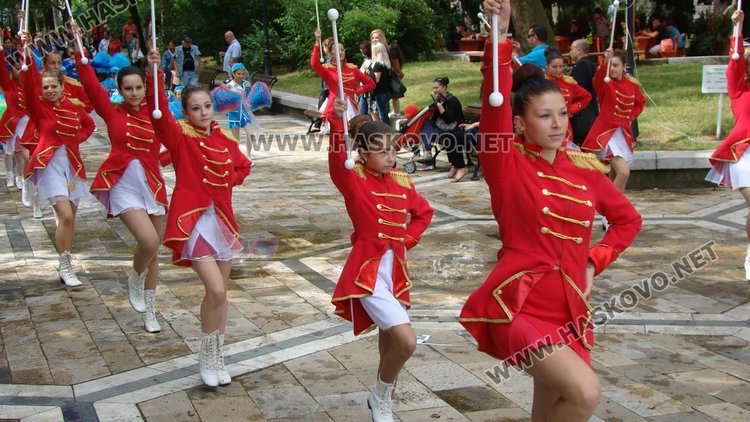 Отлага се планувания за днес парад на духовите оркестри, гвардейци и мажоретни състави