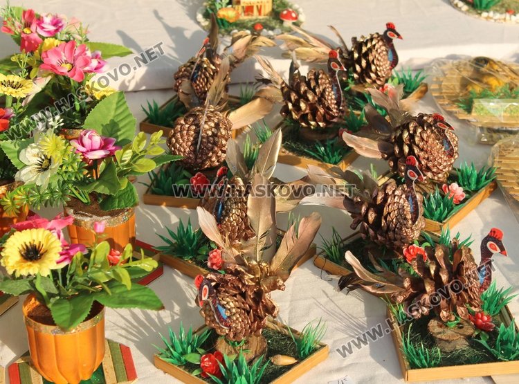 Дърворезба, бижута и играчки предлага панаира на занаятите в Димитровград