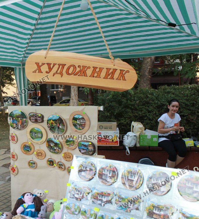 Дърворезба, бижута и играчки предлага панаира на занаятите в Димитровград