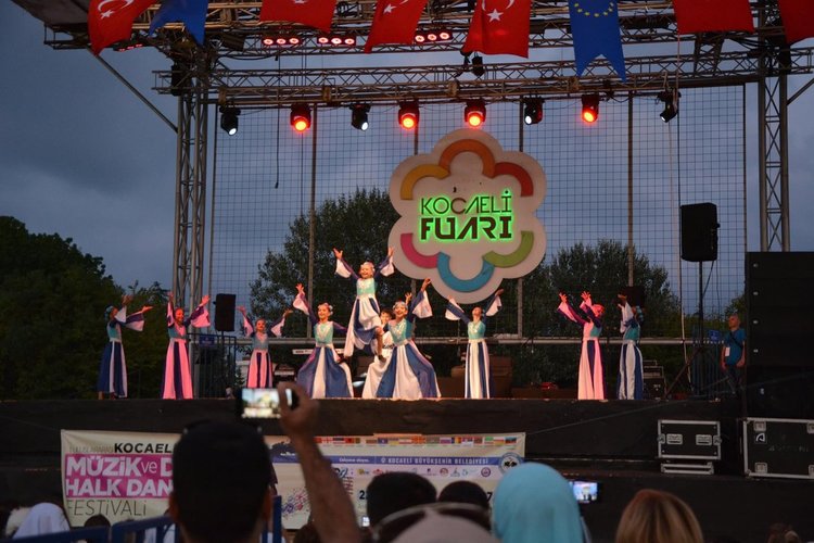 "Галаксико" участва в Международен танцов фестивал в Турция