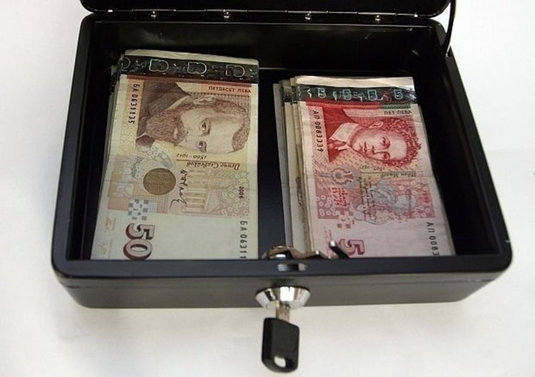 НАП проверява 12 фирми в Хасковски регион  с над милион в касите си