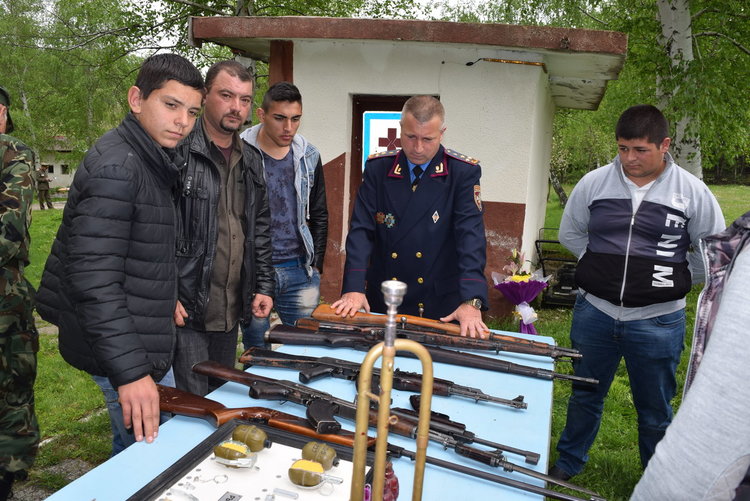 Русначета и българчета отбелязаха Шипченската епопея в Националния учебен лагер край Широко поле