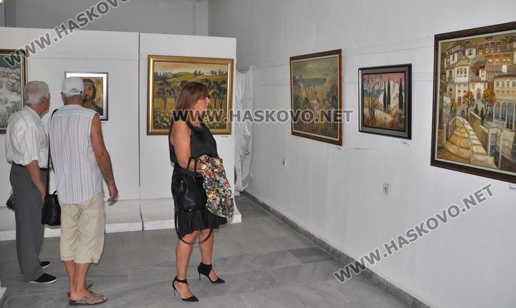 Дариха Христо Панев със стъклена гравюра на бригадири