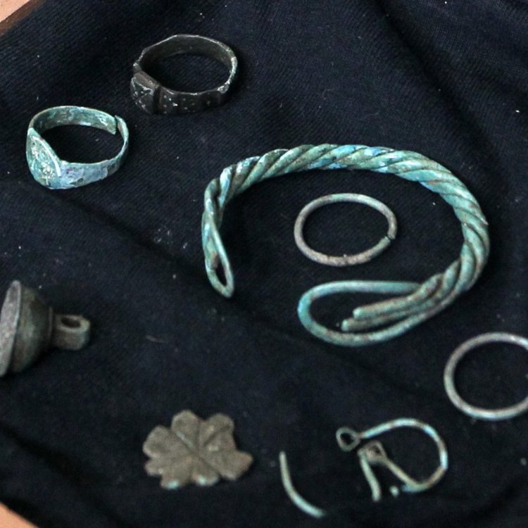 Професор Николай Овчаров показа най-новите открития от „Града на мъртвите” в Перперикон