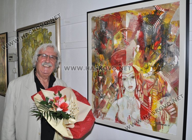 Дариха Христо Панев със стъклена гравюра на бригадири