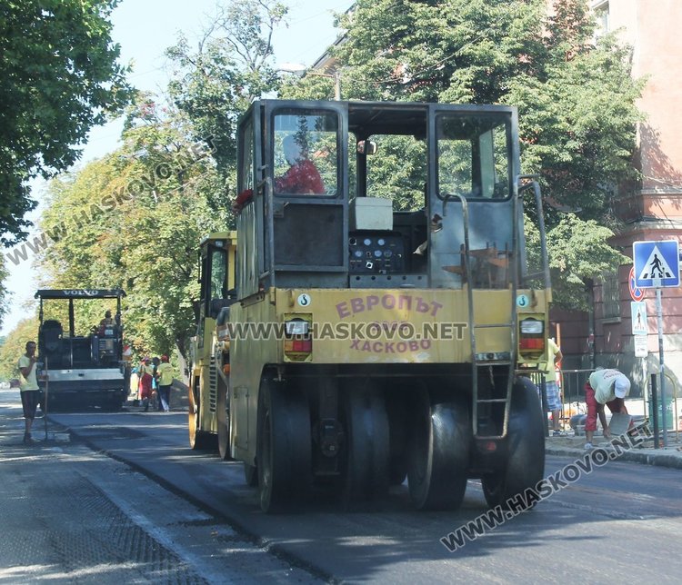 Асфалтираха северното платно на бул.Христо Ботев в Димитровград