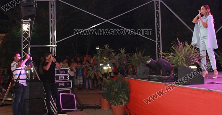 Глория и Симона пяха за димитровградчани