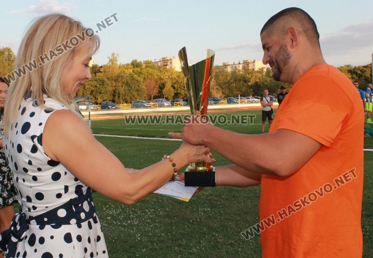 Наградиха победителите в турнира по футбол в Димитровград