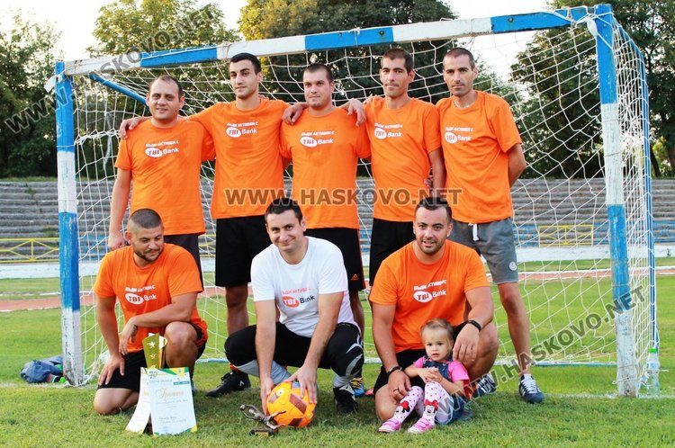 Отборът на "Ти Би Ай Банк" се класира първи в турнира по футбол на малки врати